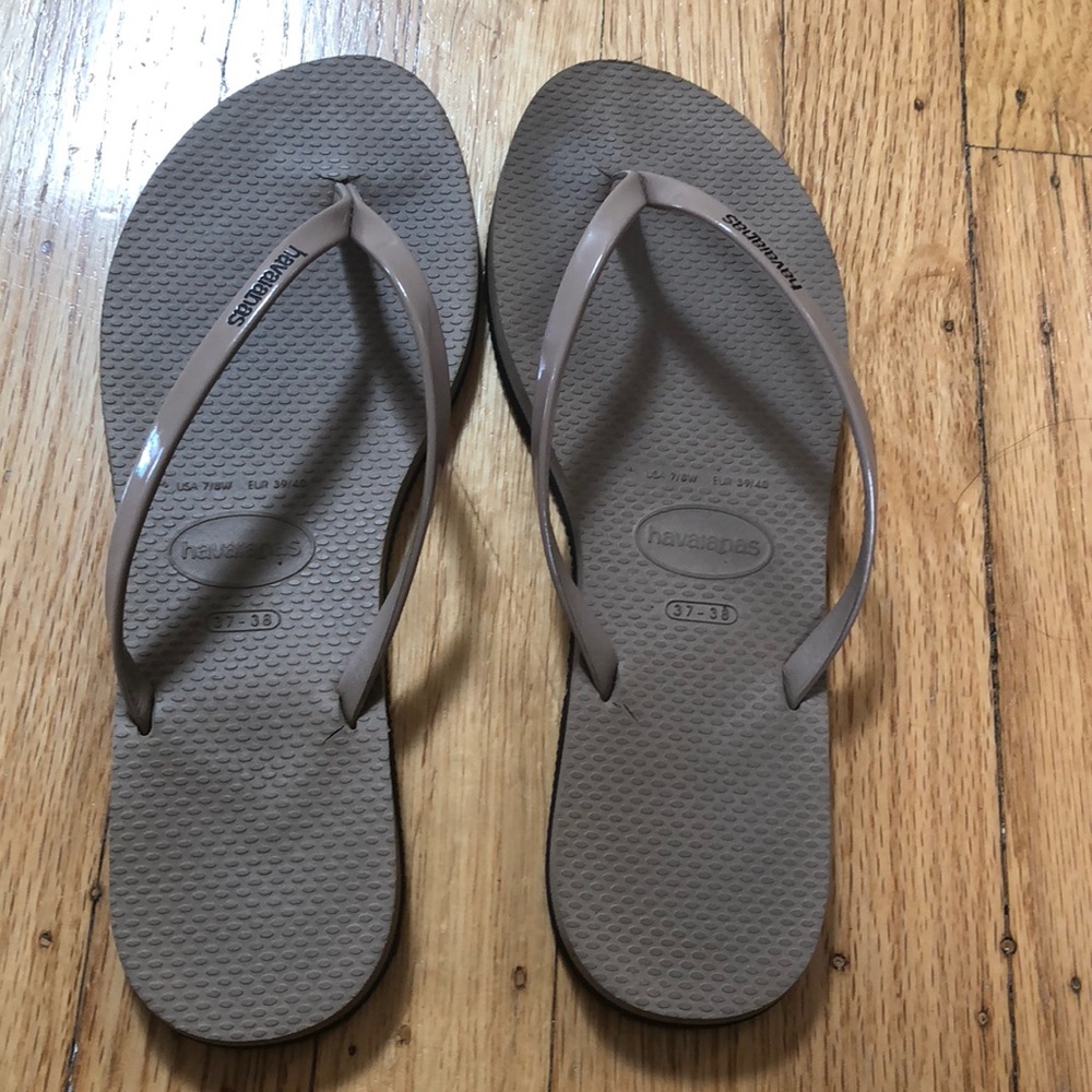 Havaianas sandals size 7